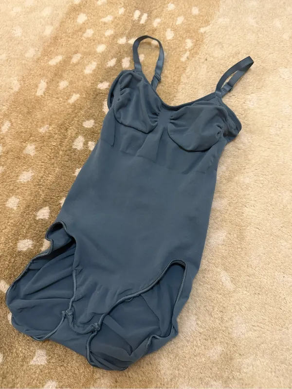 SKIMS Seamless Sculpt Brief Bodysuit Built-In Cup Shapewear Blue S/M - Image 4