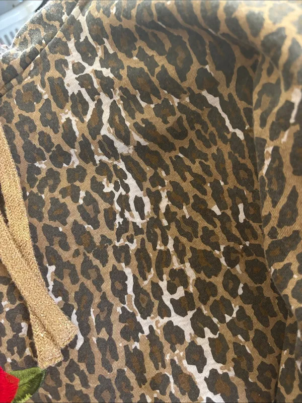 Ariat x Rodeo Quincy Hoodie XL Leopard Print Camo & Embroidered Rose Logo Sleeve - Image 9
