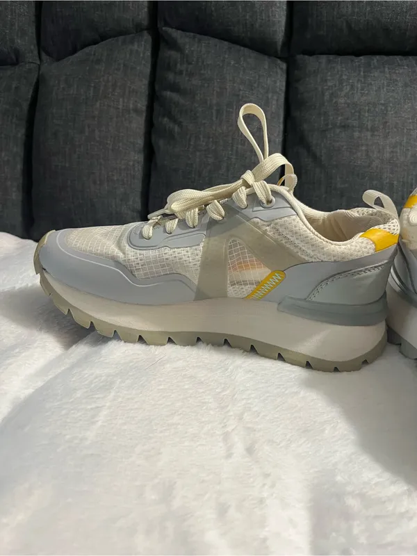 Fila Lightweight Mesh Sneakers in Cream with Yellow Accents - Image 7