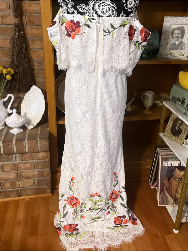 The Clothing Company Floral Embroidered Lace Off Shoulder Dress Size L - Image 10