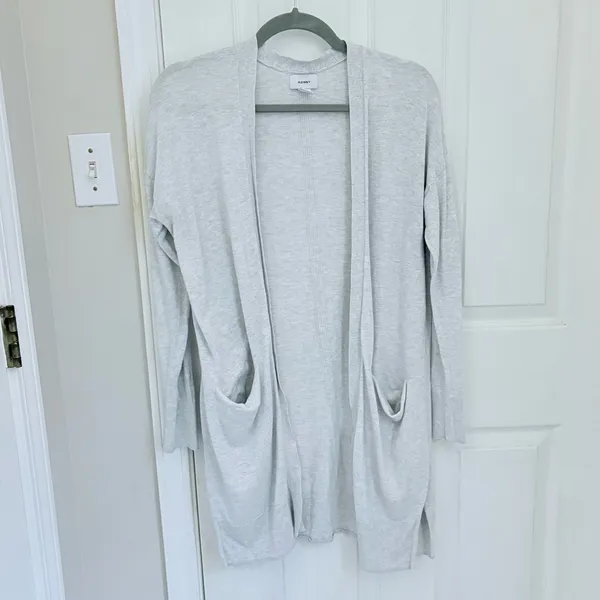 Old Navy Long Length Light Weight Open Front Cardigan in Light Grey - Image 2