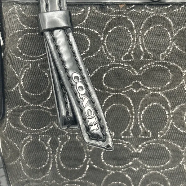 Coach Signature C Black Patent Trim Wristlet‎ Purple Lining Card Slots - Image 3