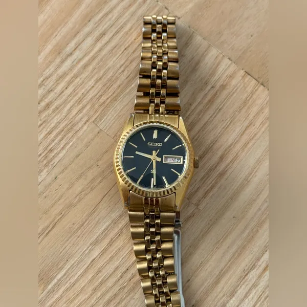 Seiko SQ Presidential Vintage Ladies Watch Black Dial Gold Plated Case Bracelet - Image 6
