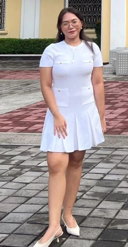 NWT  White BOX PLEAT MINI DRESS. Size Medium - Image 5