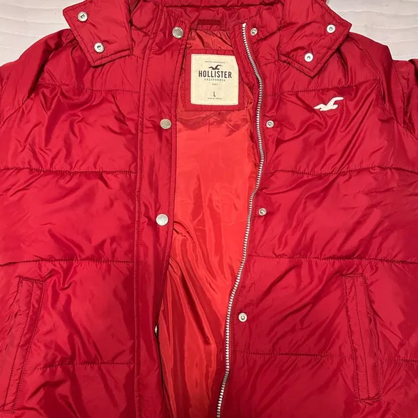 Hollister Womens  Outerwear - Image 10