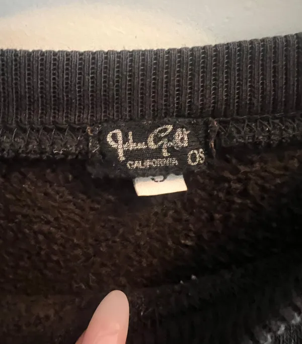 Brandy Melville Cropped Sweatshirt - Image 3