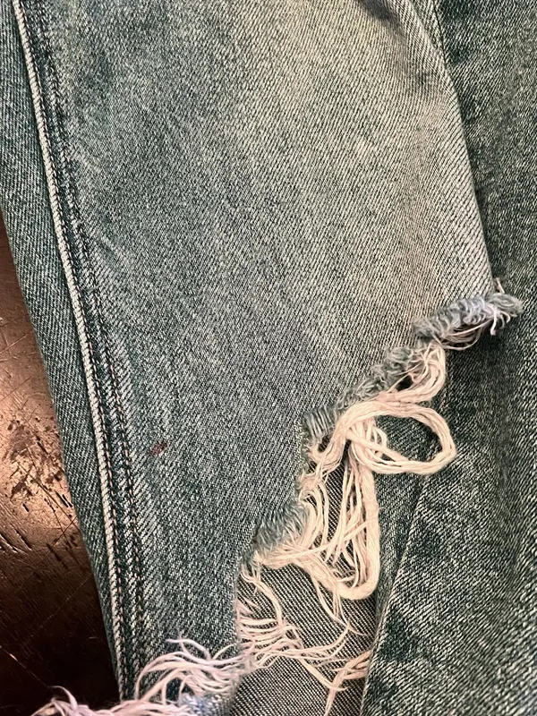 American Eagle Outfitters Mom Jeans Womens 8 Long Light Wash Distressed Denim - Image 10