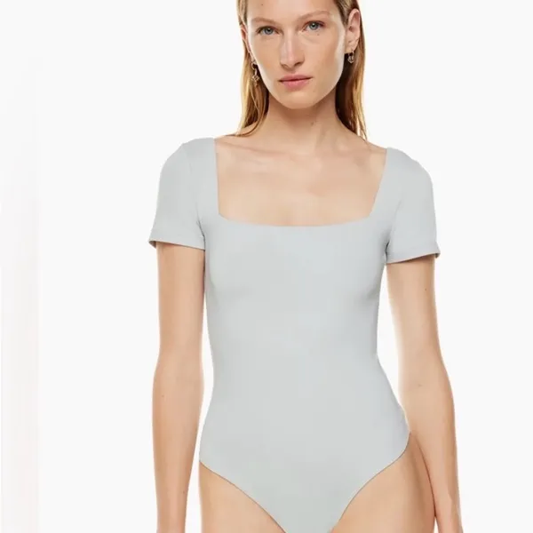 Aritzia Sage Green Square Neck Short Sleeve Bodysuit - Image 2