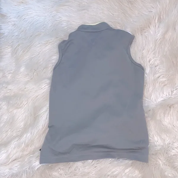 NVO grey athletic top size small Gray - Image 8