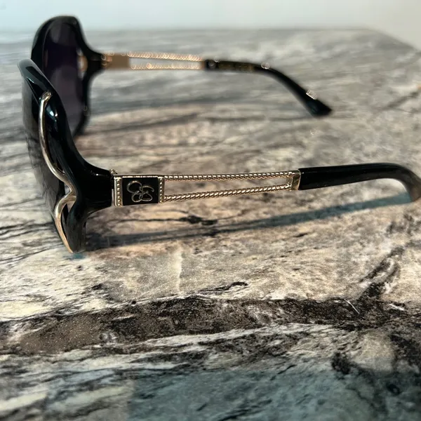 Jessica Simpson Elegant Black and Gold Sunglasses with Hard Case NWOT - Image 4