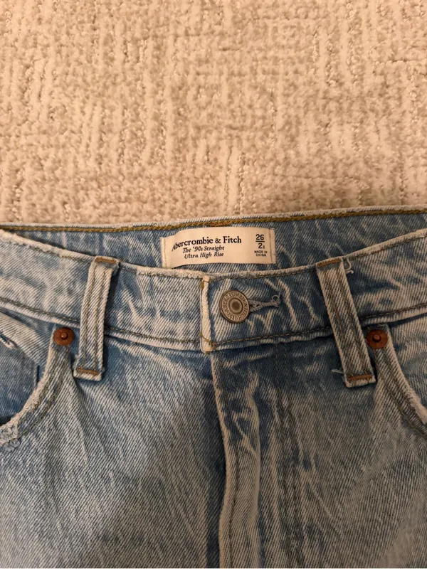 Abercrombie & Fitch Light Blue 90s Straight High-Rise Jeans - Image 4