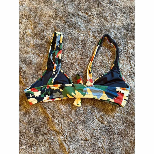 Madewell Second Wave Tie-Front Bikini Top in Painted Garden Floral Vacation - Image 4
