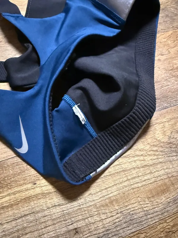 Nike Metallic Sports Bra Size Small - Image 8