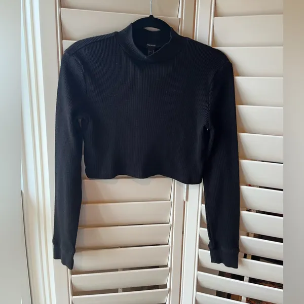 Forever 21 Cropped Turtle Neck Long Sleeve - Image 2