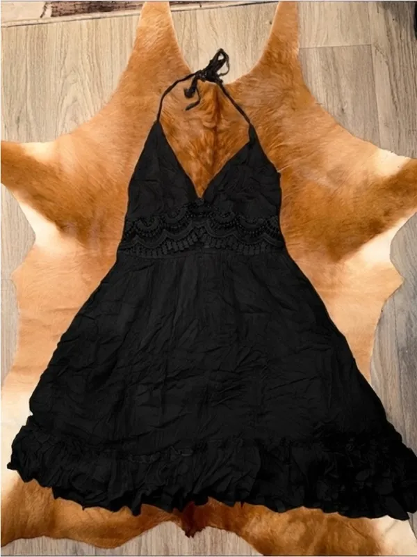 Papermoon Black Boho Halter Dress Size Medium NWT Crochet Ruffle - Image 2