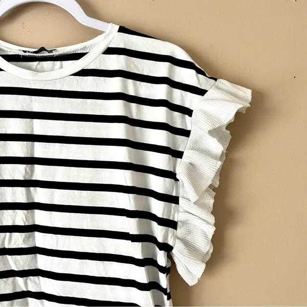ZARA | Black White Striped Ruffle Sleeve Boxy Tee Sz M - Image 4