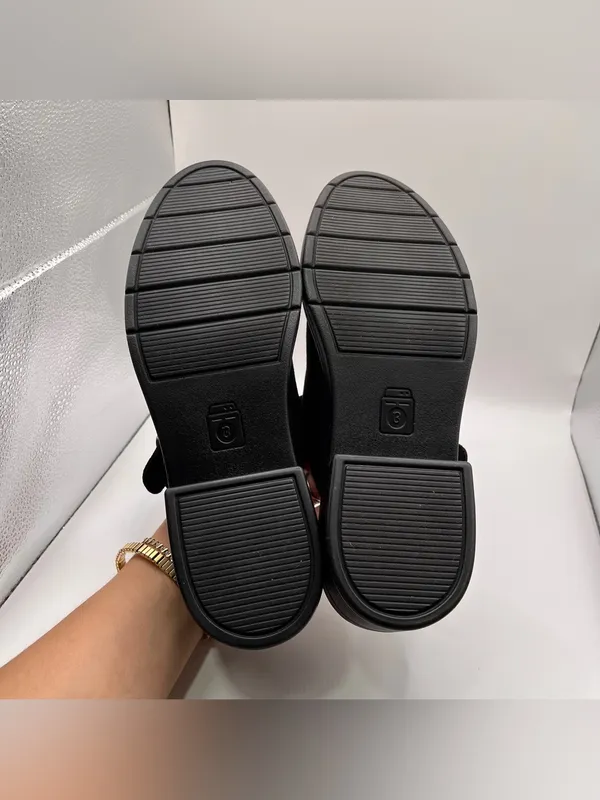 BZEES Open Book Women's Mules black size 10M slip on comfort - Image 8
