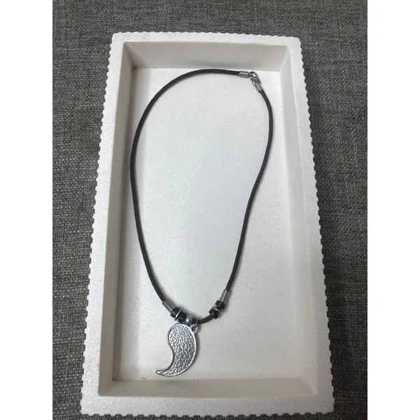 Dragon Mood Necklace Color Changing Pendant Black Cord Y2K Grunge Alt - Image 4
