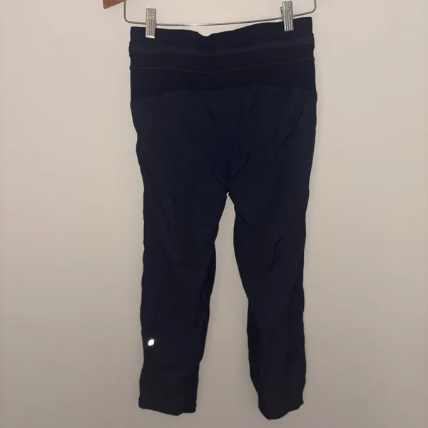 Lululemon dance studio Cropped jogger - Image 2