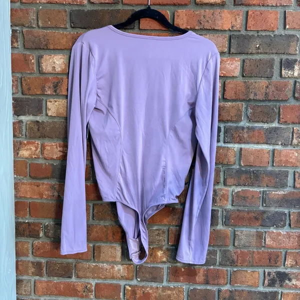 NWT Free People womens deep v long sleeve thong bodysuit lavender L - Image 4