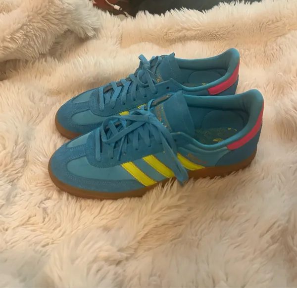 Adidas Women’s Sneakers - Image 2