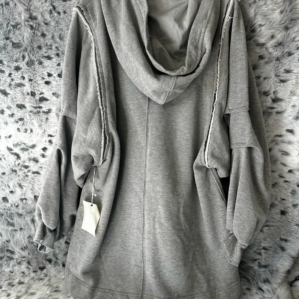 1057 free People Movement Close Call Gray Oversized Hoodie Small new - Image 4