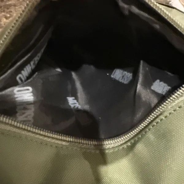 Moschino army green purse - Image 10