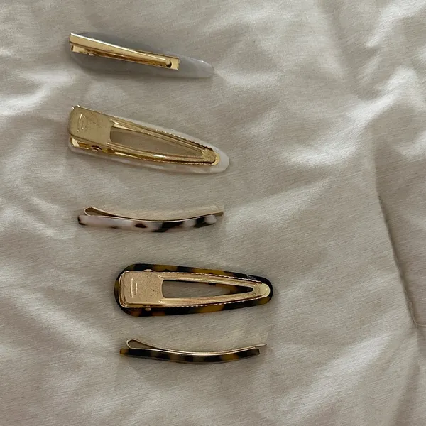 Set of Tortoise and Marble Hair Clips - Image 4