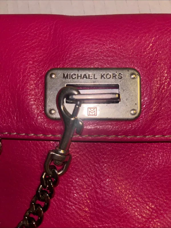 Michael Kors Fuchsia Pink Leather Shoulder Bag Silver Chain Handle And Lock - Image 4