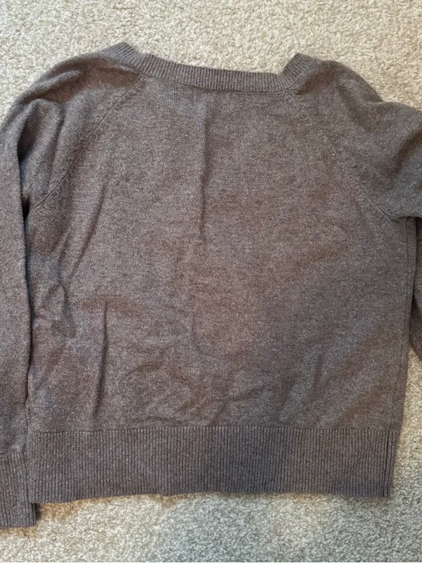 Old Navy V neck sweater - Image 3