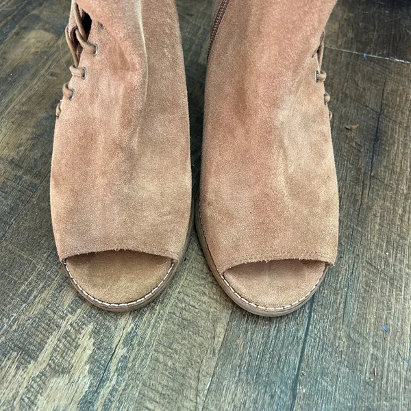 Lucky Brand Jaevin Tan Suede Peep Toe Wedge Booties Lace Up Side Zip Mens 9M‎ 39 - Image 3