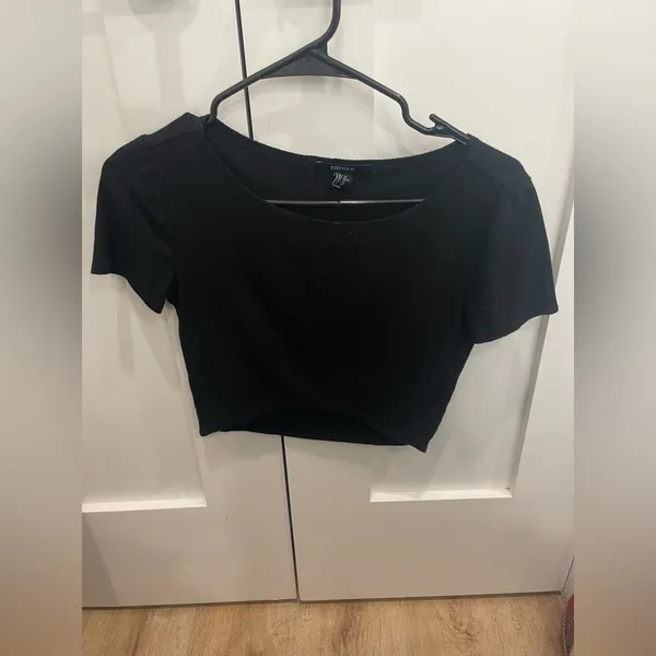 Forever 21 Crop ribbed top with curved hem Size XS - Image 3