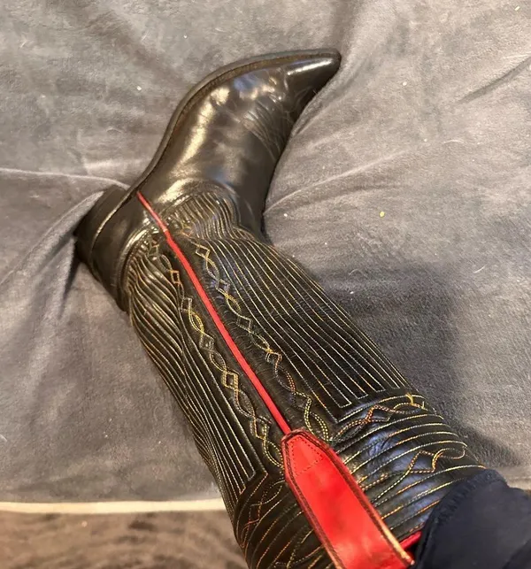 VINTAGE 70’s cowboy style boots. Size 9 - Image 2