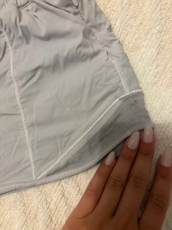White Lululemon Hotty Hot 2.5" Low-Rise Shorts - Image 6