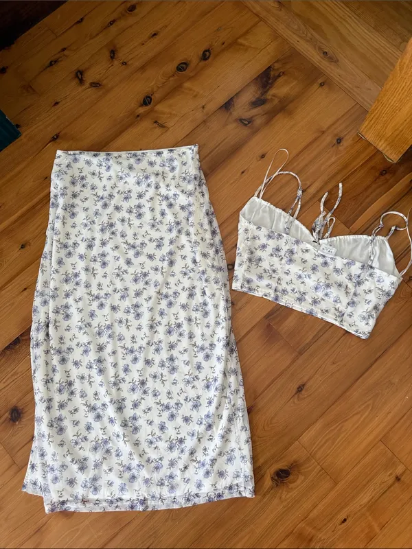 Le lis M/L Set Floral Cream crop top and Midi Skirt - Image 8