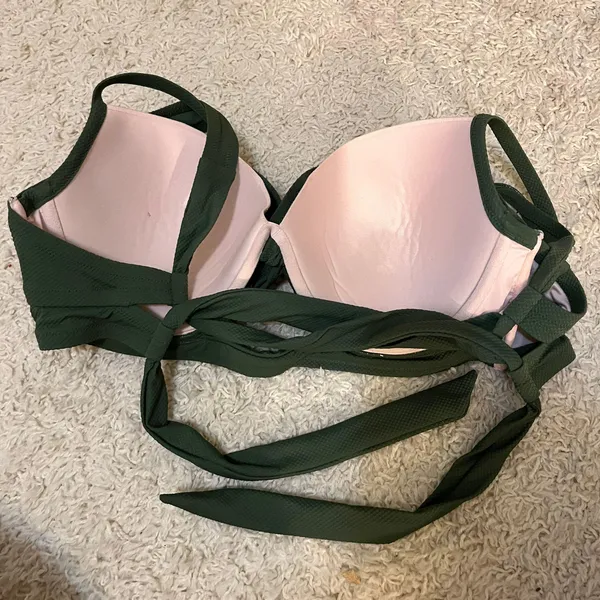 Target Shade And Shore Bikini Top Size 38DD - Image 2