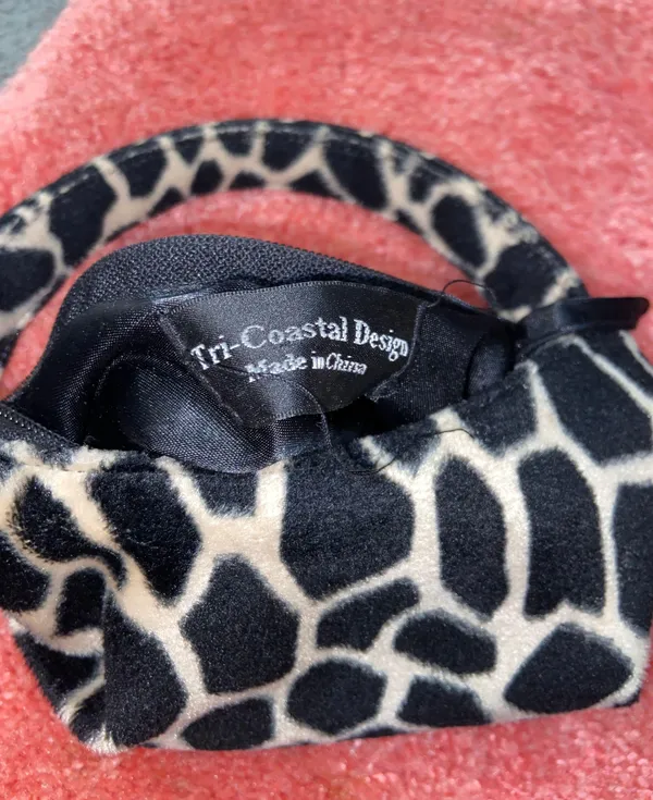 Tri Coastal Design Leopard Small Purse - Image 8