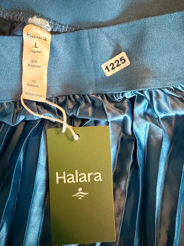 Halara L Pleated Satin Midi Skirt In Blue Size L Lightweight Fabric NWT - Image 5
