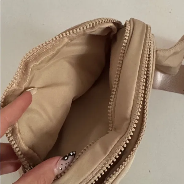 Wilo The Label tan belt Bag EUC - Image 6