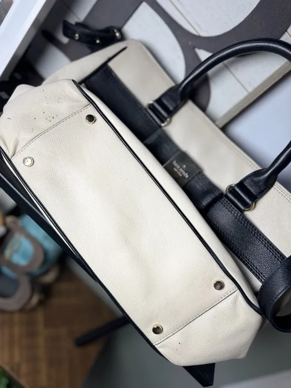 Kate Spade New York Black and Cream Leather Bow Satchel Handbag - Image 6