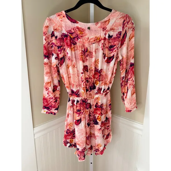 Billabong Pink Floral Boho Romper V-Neck Ruffle Hem Size‎ 6 - Image 3