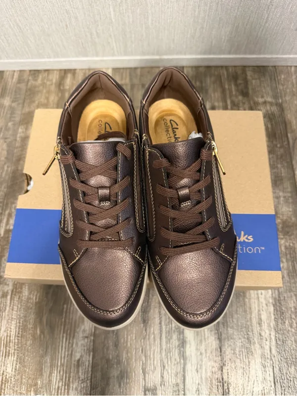 Clarks Women’s Metallic Bronze Low-Top Sneaker with Side Zip Size 8.5 - Image 16