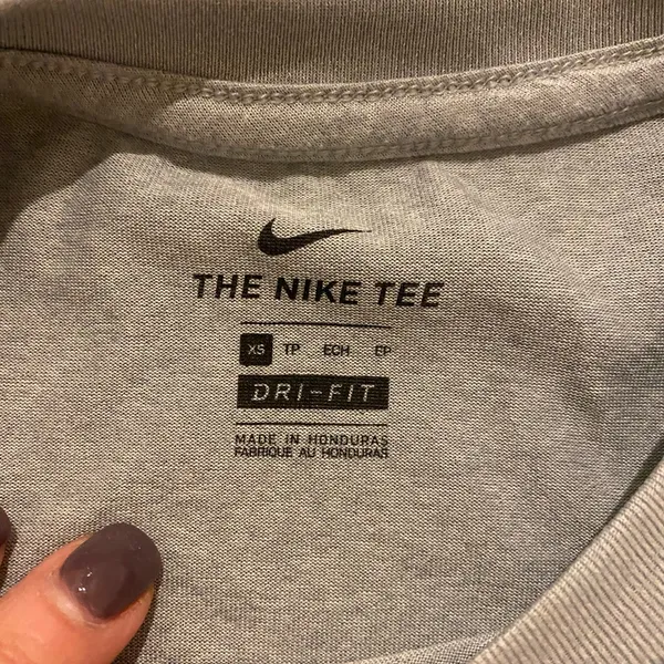 Women’s dri-fit nike tee extra  small - Image 2