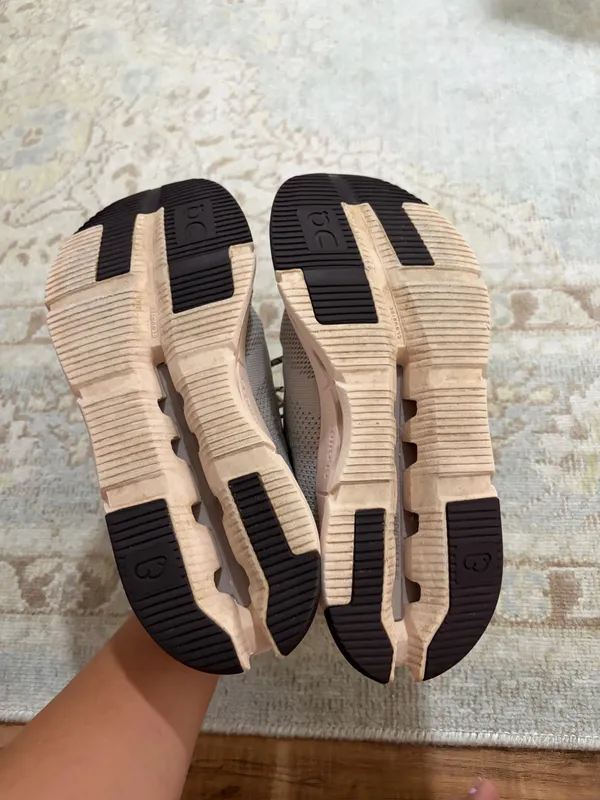 On Cloud Shoes - Image 4