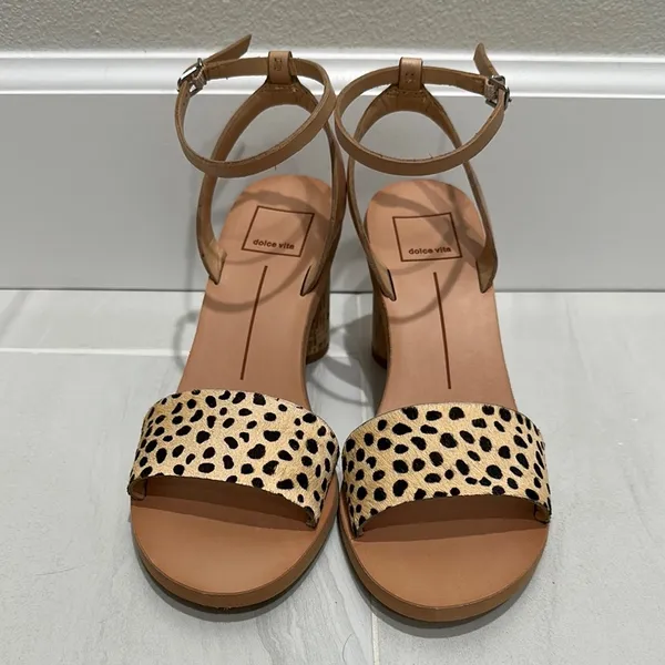 DV by Dolce Vita Jali Column Heel Sandal - Image 4
