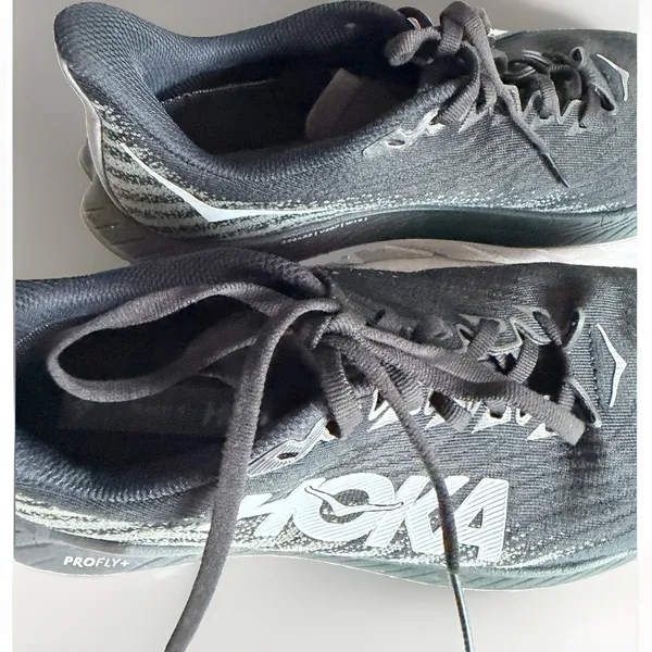 HOKA One One Mach 5 Women's Size 9.5 Black White Running Shoes 1127894 - Image 9