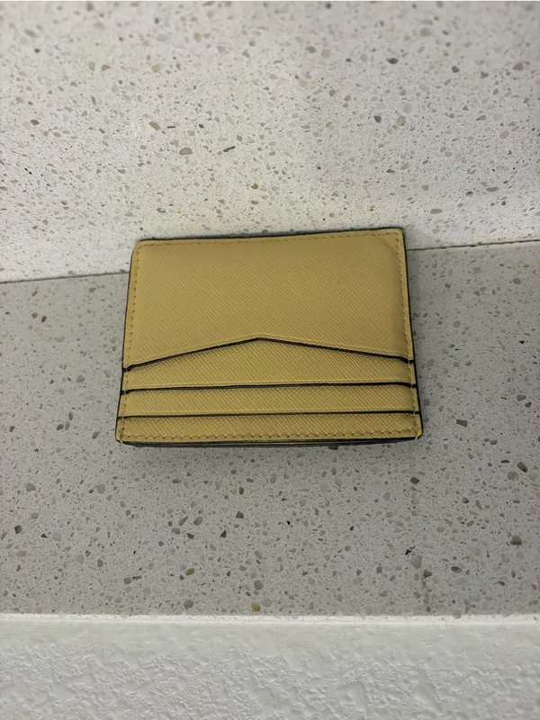Kate Spade New York Pastel Butter Yellow Cardholder Saffiano Leather EUC - Image 4