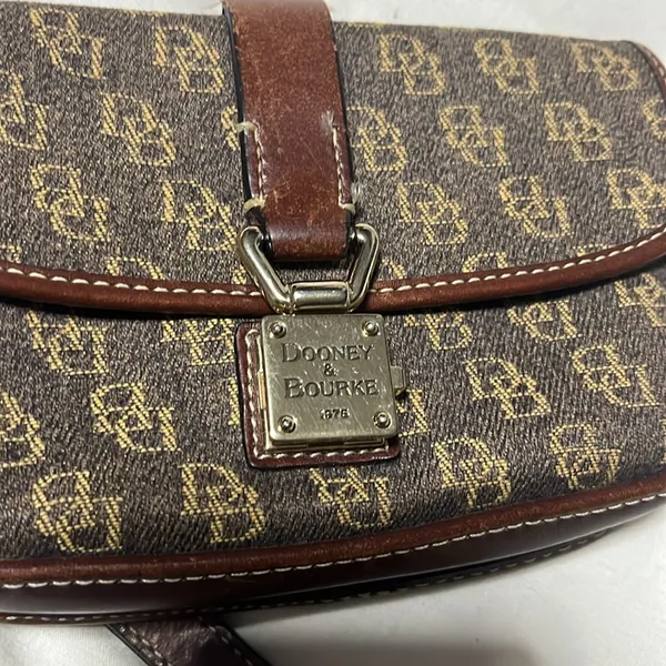Vintage Dooney & Bourke wristlet-brown and tan - Image 7