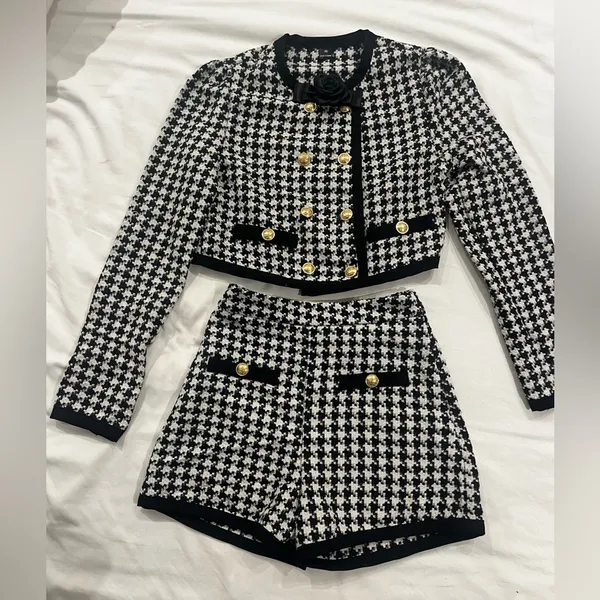 Black and White Houndstooth Set with Gold Buttons Size 2 - Image 2