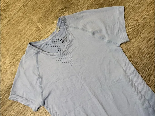 •ZELLA• SEAMLESS TEE - Image 3